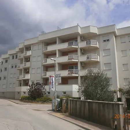 Tikira