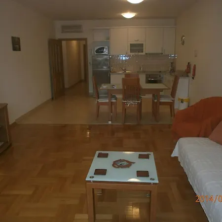 Apartment Tikira *