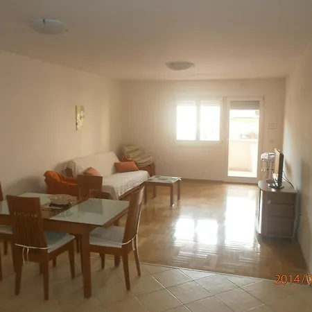 Tikira Apartment Citluk